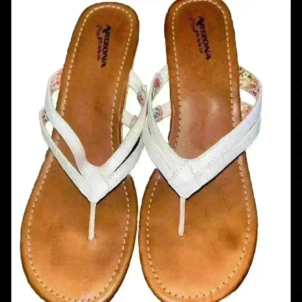 Arizona Jeans sandal in a size 10